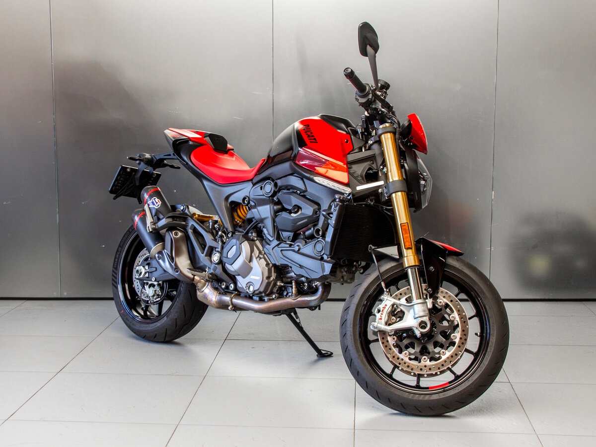 Ducati Monster 937