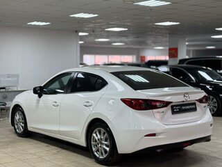 2017 Mazda 3 III (BM) Рестайлинг, белый, 999000 рублей, вид 4