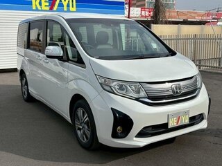 2017 Honda Stepwgn V Рестайлинг, белый, 1400000 рублей, вид 2