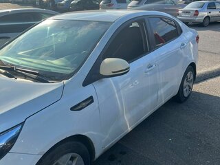 2017 Kia Rio III Рестайлинг, белый, 410000 рублей, вид 3