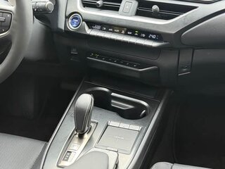 2020 Lexus UX 300e I, серебристый, 1567202 рублей, вид 4