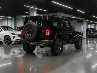 2025 Jeep Wrangler IV (JL) Рестайлинг, чёрный, 8250000 рублей, вид 4