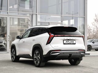 2026 Geely Atlas II, зелёный, 3904990 рублей, вид 4