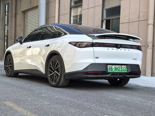 2025 Arcfox Alpha S5 79.2 kWh I, белый, 3081003 рублей, вид 4