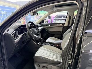 2023 Volkswagen Tayron I Рестайлинг, чёрный, 2200000 рублей, вид 4