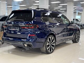 2023 BMW X7 40i I (G07) Рестайлинг, синий, 12998000 рублей, вид 3