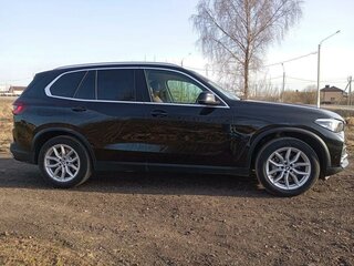 2021 BMW X5 25d IV (G05/G18), чёрный, 5850000 рублей, вид 5
