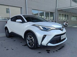 2022 Toyota C-HR I Рестайлинг, белый, 1655000 рублей, вид 2
