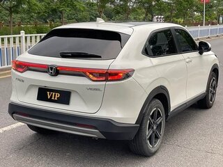 2023 Honda Vezel II, белый, 1373000 рублей, вид 3