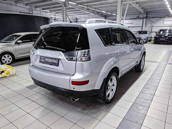 2008 Mitsubishi Outlander II, серебристый, 855000 рублей - вид 4