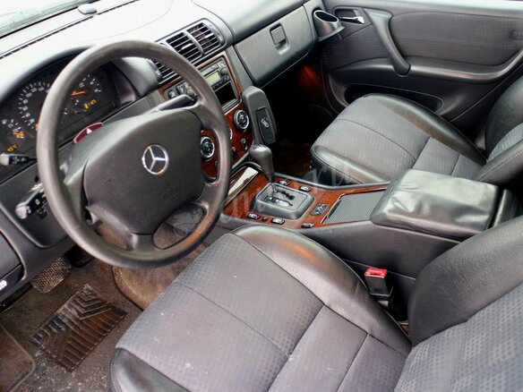 2003 Mercedes-Benz M-Класс 270 I (W163) Рестайлинг, серебристый - вид 3