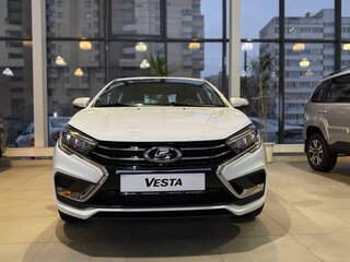2025 Lada (ВАЗ) Vesta I Рестайлинг (NG), белый, 1523000 рублей, вид 2