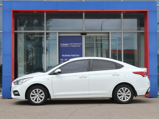 2017 Hyundai Solaris II, белый, 900000 рублей, вид 2