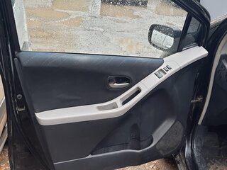 2008 Toyota Yaris Multimode II, чёрный, 279000 рублей, вид 3