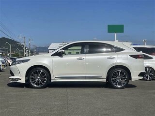 2019 Toyota Harrier III (XU60) Рестайлинг, белый, 2113000 рублей, вид 2