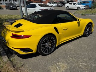 2016 Porsche 911 Turbo S VII (991) Рестайлинг, жёлтый, 13800000 рублей, вид 3