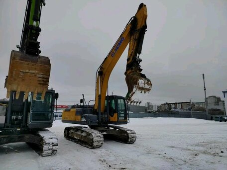 2023 XCMG XE235C, жёлтый, 7249450 рублей, вид 2