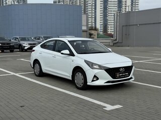 2020 Hyundai Solaris II, белый, 860000 рублей, вид 1