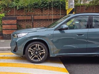 2025 BMW X1 20i xDrive III (U11/U12), серый, 5600000 рублей, вид 3
