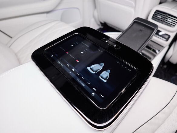 2025 Mercedes-Benz Maybach GLS 600 I Рестайлинг, чёрный, 29000000 рублей - вид 17