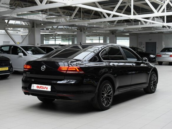 2017 Volkswagen Passat B8, чёрный, 1995000 рублей - вид 6