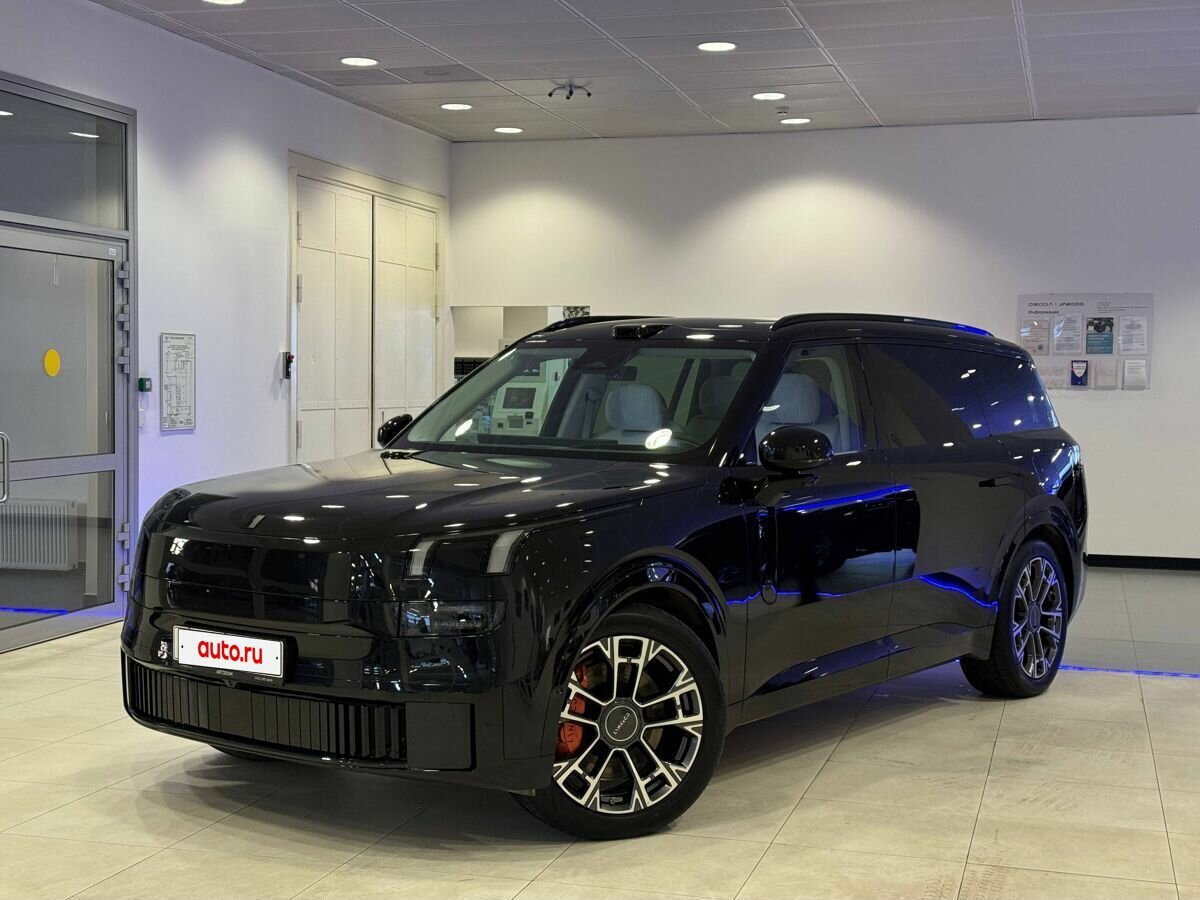 Lynk & Co 900