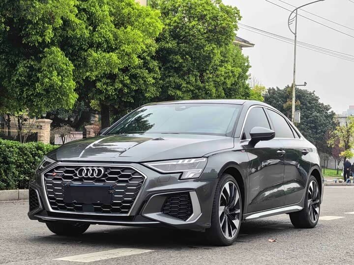 Audi A3 35 TFSI Long IV (8Y)