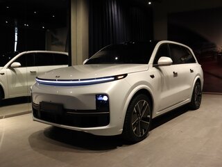 2025 Li Auto (Lixiang) L9 52.3 kWh I Рестайлинг, белый, 11990000 рублей, вид 1
