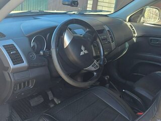 2011 Mitsubishi Outlander II Рестайлинг, белый, 710000 рублей, вид 5