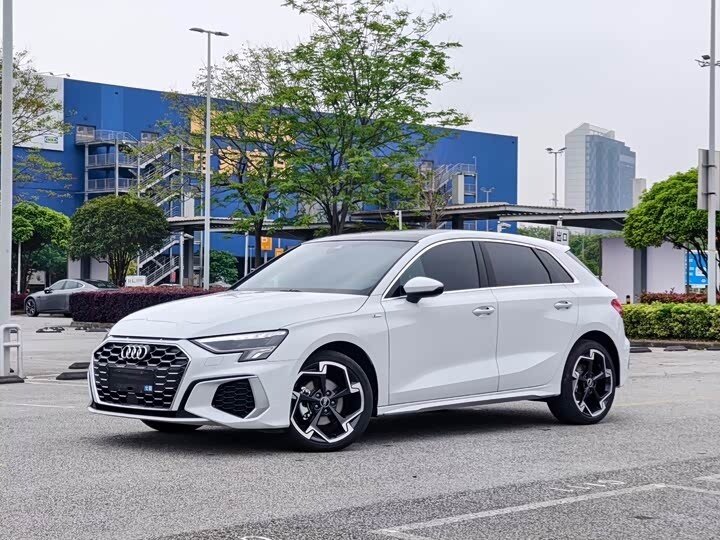 Audi A3 Sportback 35 TFSI IV (8Y)