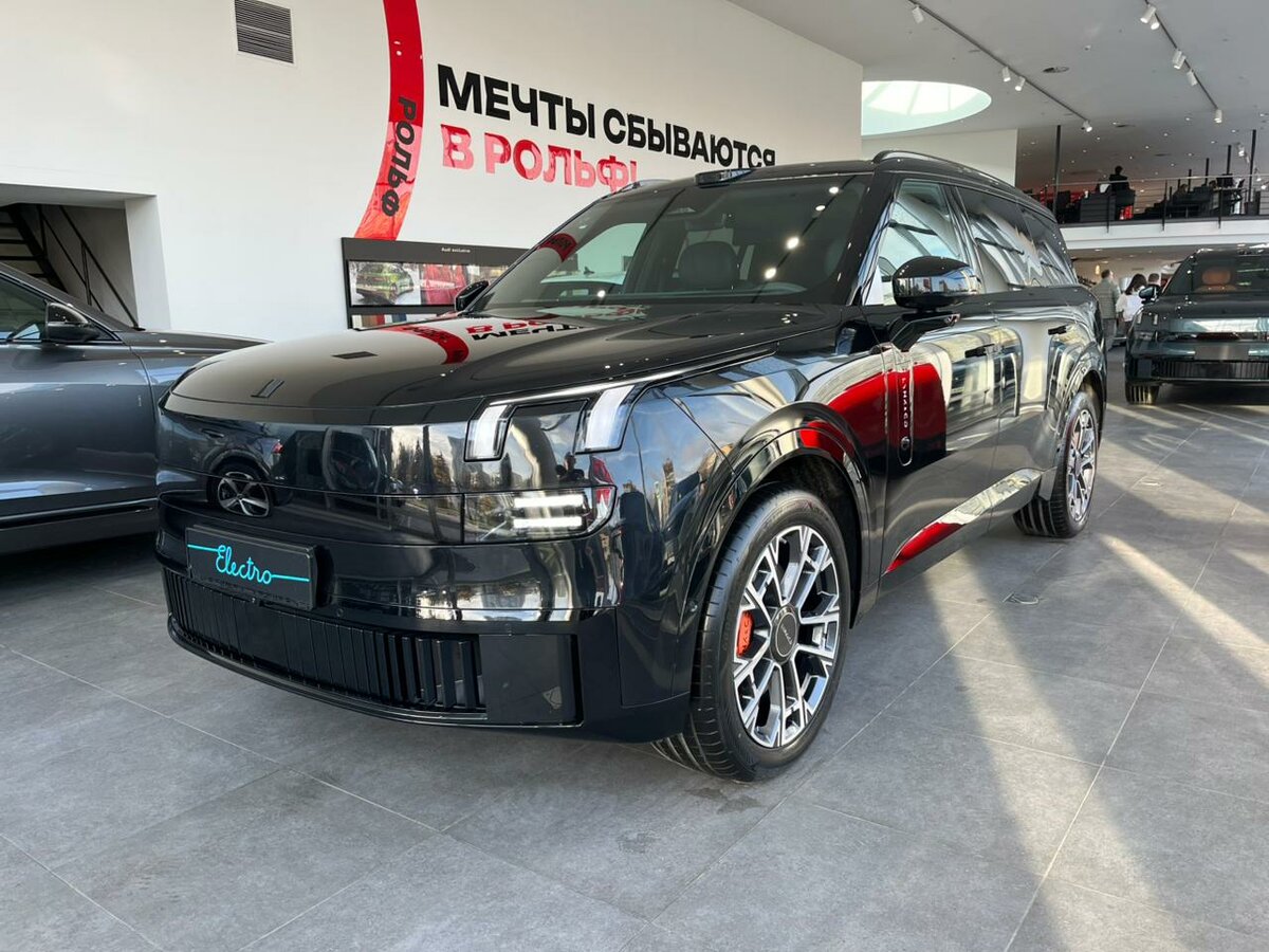 Lynk & Co 900