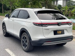 2023 Honda Vezel II, белый, 1350100 рублей, вид 3