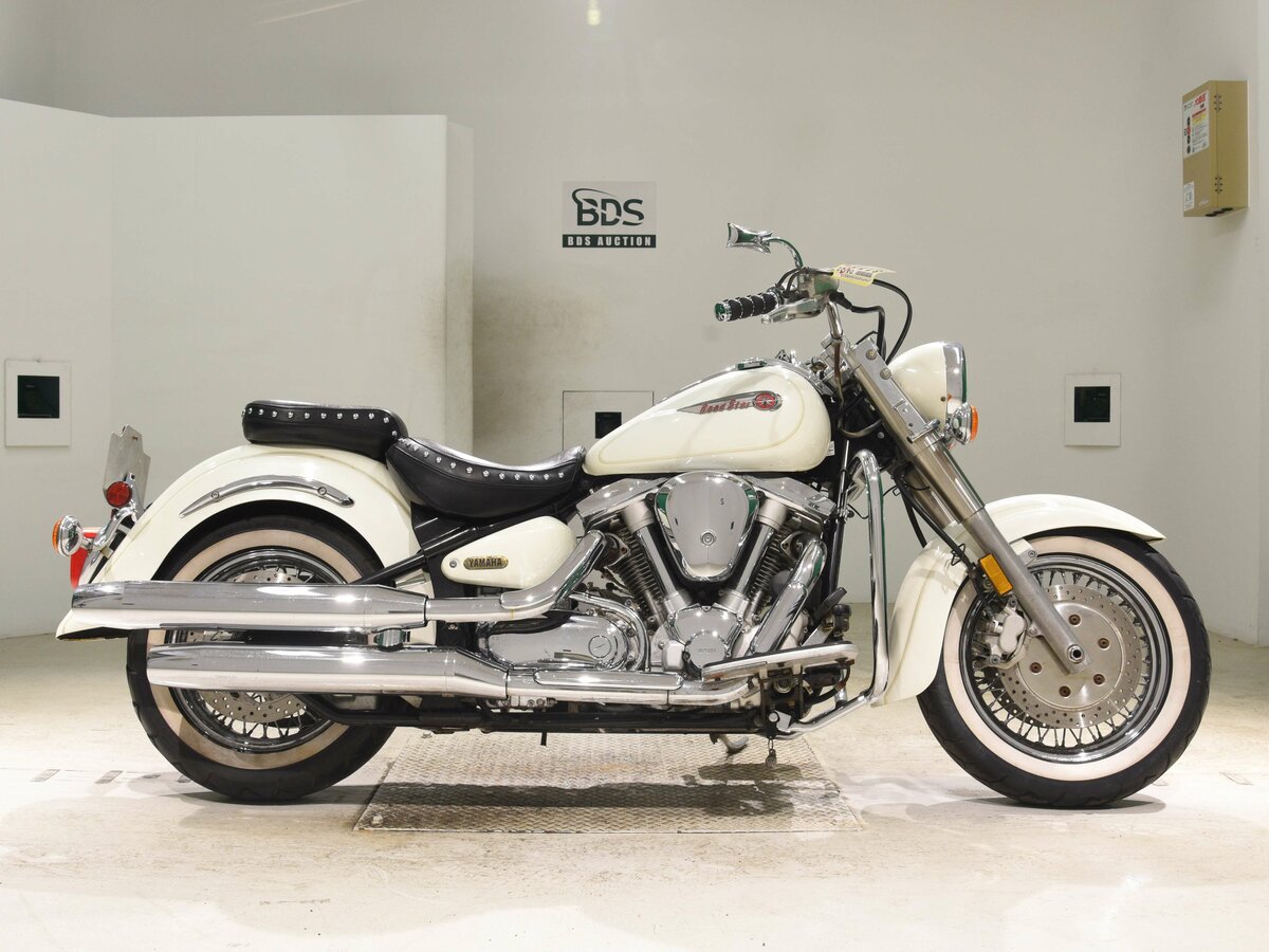 Yamaha XV 1600 Road Star