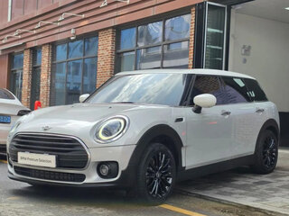 2022 Mini Clubman Cooper II Рестайлинг, серебристый, 1900000 рублей, вид 1
