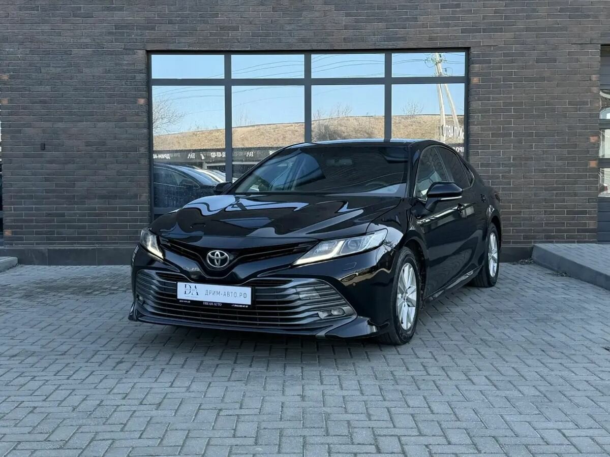 Toyota Camry VIII (XV70)