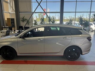 2026 Lada (ВАЗ) Vesta SW Sport I Рестайлинг (NG), серебристый, 2582000 рублей, вид 4