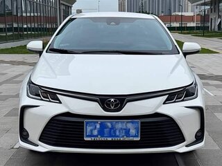 2023 Toyota Corolla XII (E210), белый, 1350000 рублей, вид 1