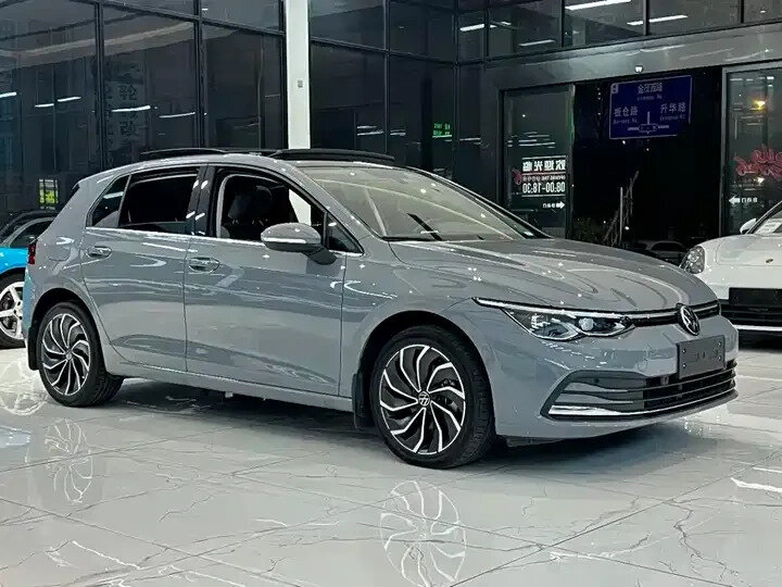 Volkswagen Golf VIII