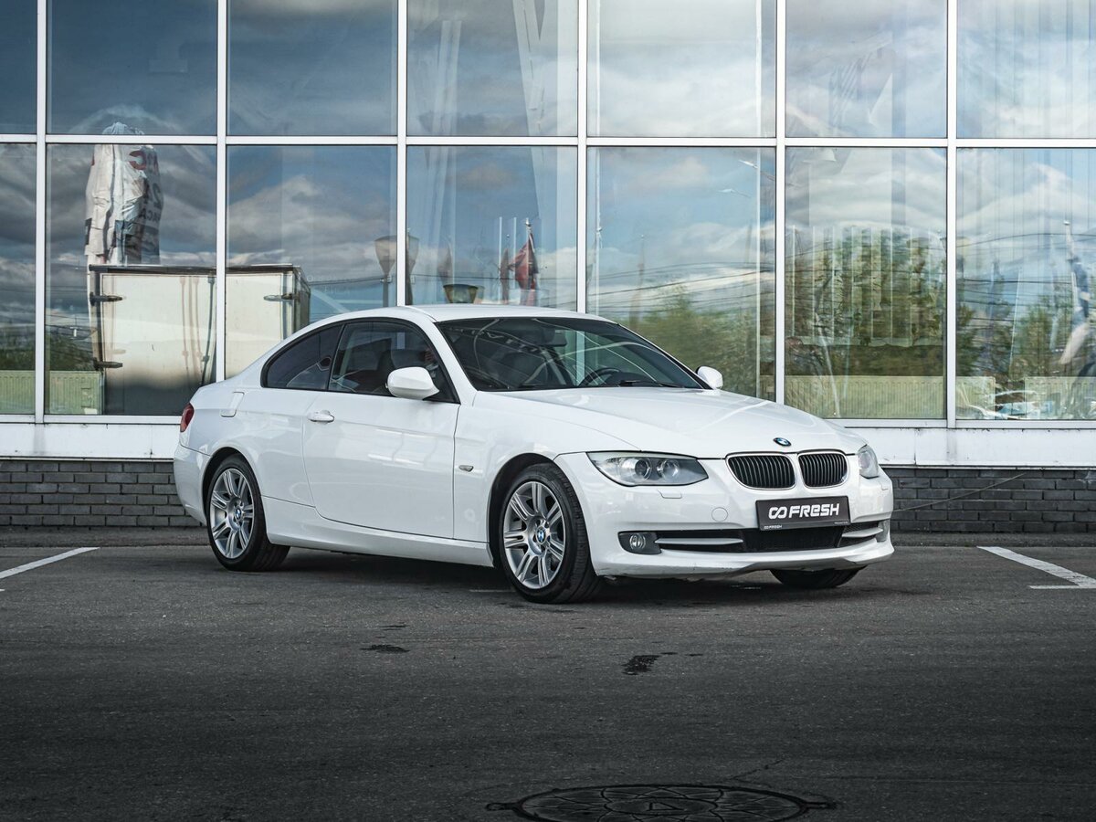 BMW 3 серии 320i V (E90/E91/E92/E93) Рестайлинг