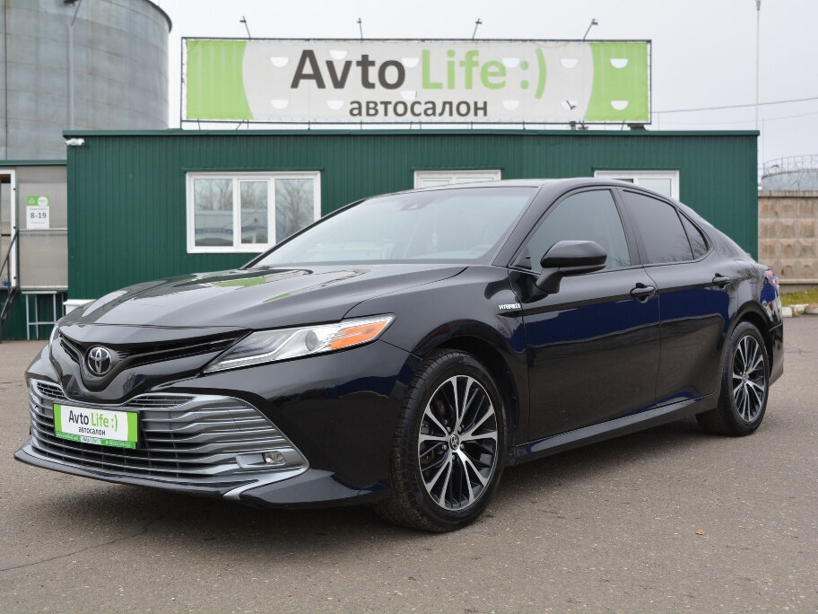 Toyota Camry VIII (XV70)