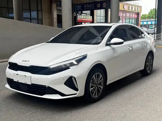 2023 Kia K3 II (China Market) Рестайлинг, белый, 1500300 рублей, вид 1