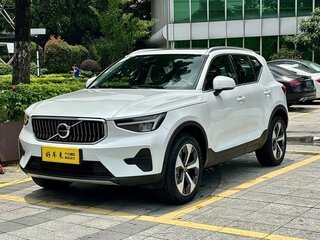 2024 Volvo XC40 I Рестайлинг, белый, 3400000 рублей, вид 1