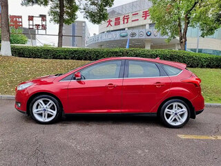 2021 Ford Focus IV, красный, 1025000 рублей, вид 3