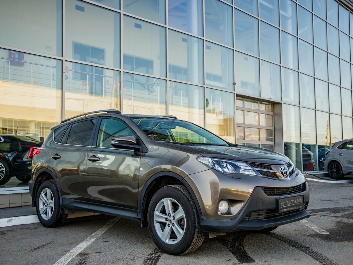 Toyota RAV4 IV (XA40)