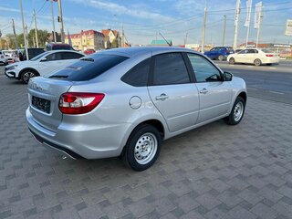 2026 Lada (ВАЗ) Granta I Рестайлинг, серебристый, 1151000 рублей, вид 4