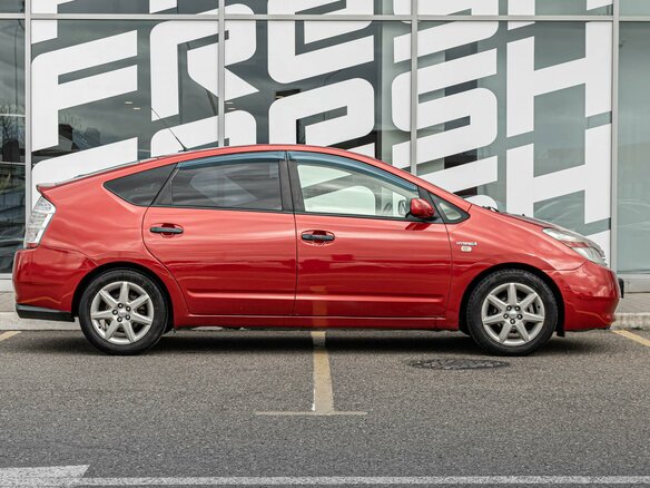 2008 Toyota Prius II Рестайлинг (XW20), красный, 1017000 рублей - вид 4