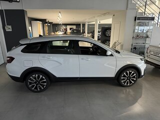 2026 Lada (ВАЗ) Vesta SW Cross I Рестайлинг (NG), белый, 2080000 рублей, вид 3
