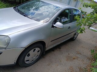 2004 Volkswagen Golf V, серебристый, 230000 рублей, вид 3