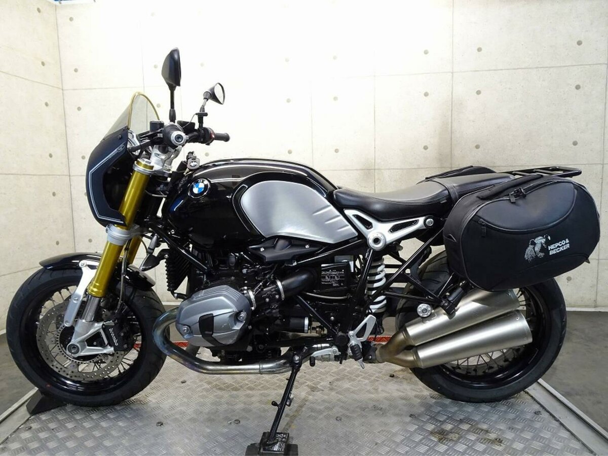 BMW R Nine T