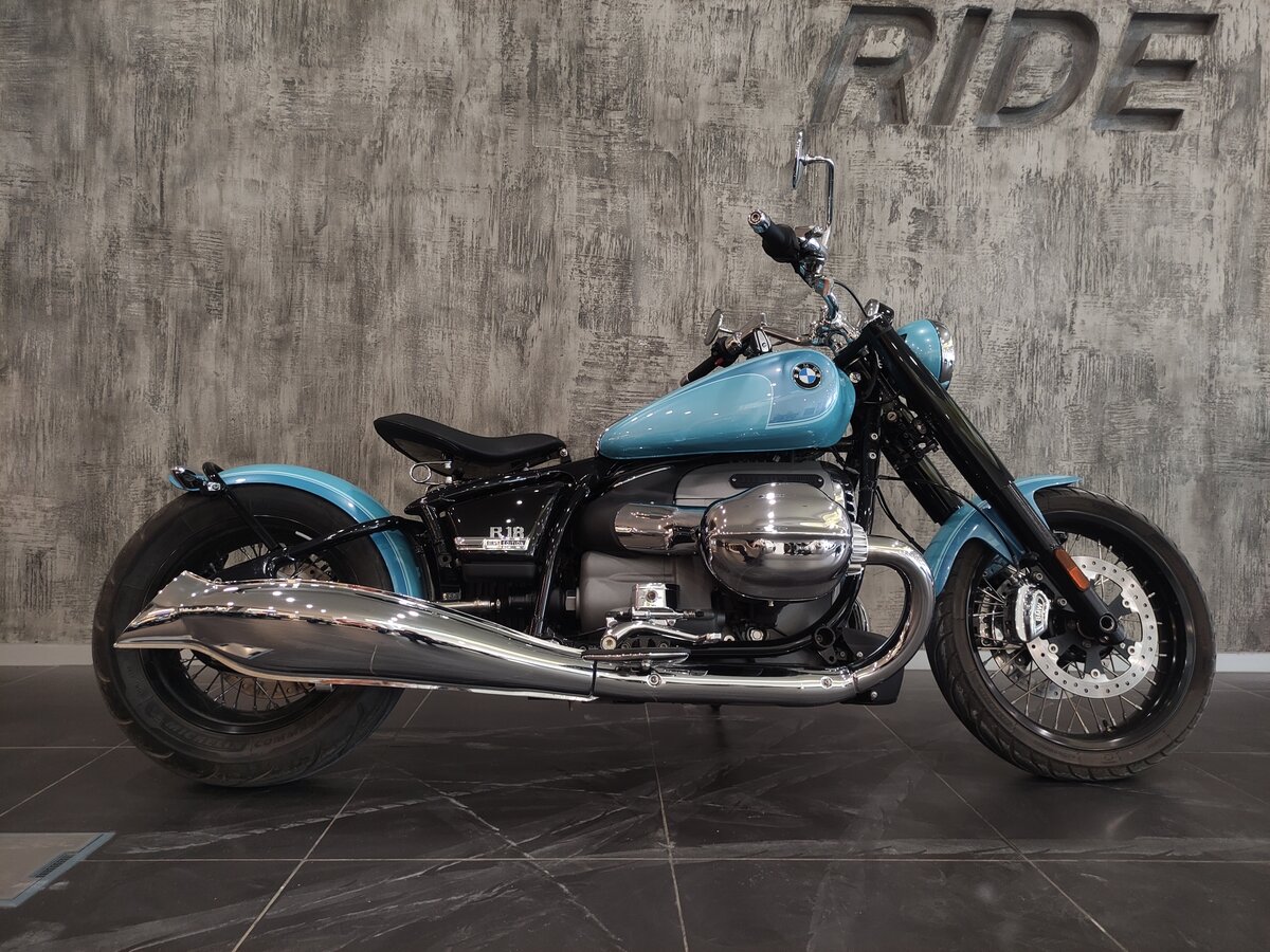 Купить б/у BMW R 18 инжектор 6 прямых и задняя в Москве: синий дорожный ...